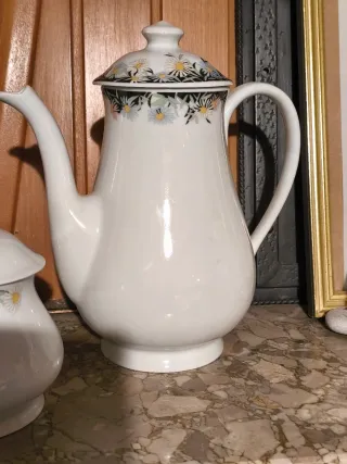 Set 3 pezzi porcellana:teiera, zuccheriera, brocca