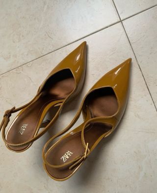 Zapatos Zara tacón mostaza slingback