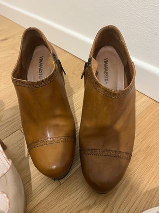 Scarpe donna: tacchi, sneakers, stivaletti