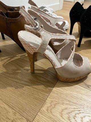 Scarpe donna: tacchi, sneakers, stivaletti