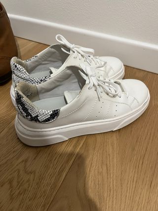 Scarpe donna: tacchi, sneakers, stivaletti