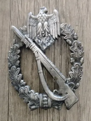 Militaria Distintivo Wehrmacht de Assalto em Prata