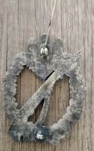 Militaria Distintivo Wehrmacht de Assalto em Prata