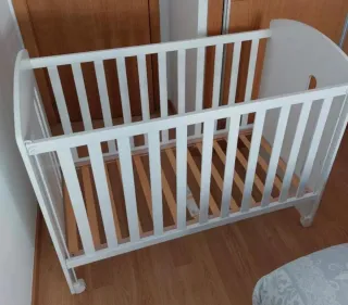 Cuna y cómoda bebé oso