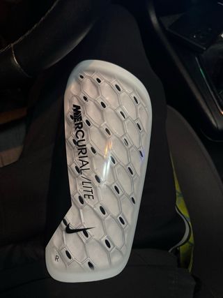 Caneleiras Nike Mercurial Lite XL/TG