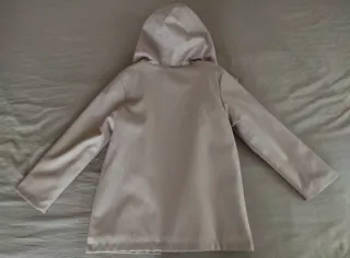 Abrigo niña Mango impermeable con capucha