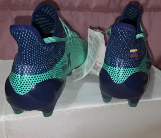 Scarpe da calcio Adidas Juanpi firmate taglia 41.5