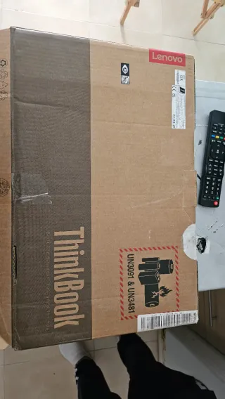 Ordenador Lenovo Gris y Negro