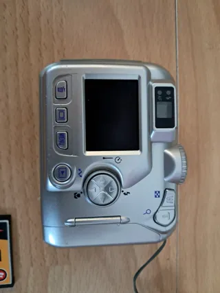 Cámara Nikon Coolpix 2100 Plata