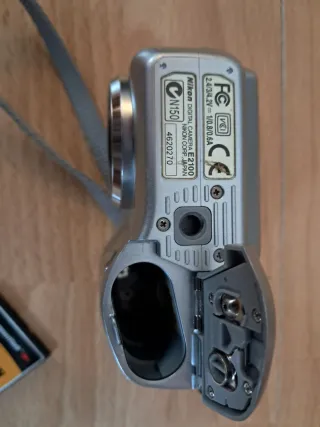 Cámara Nikon Coolpix 2100 Plata