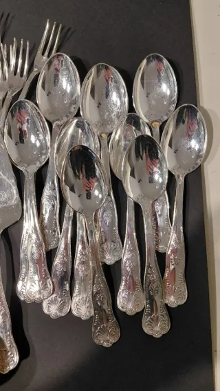 Set unico di 64 posate placcate argento 800 AMZ