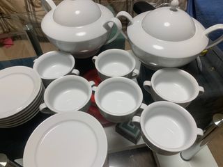 Set di stoviglie per zuppa, ciotole e piatti