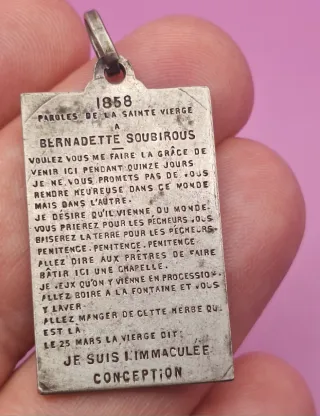 Medalla Virgen de Lourdes