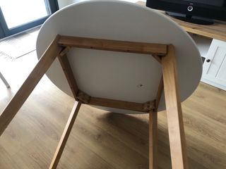 Mesa redonda de comedor nueva de madera blanca ...