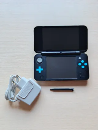 New Nintendo 2DS XL Azul y Negra