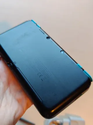 New Nintendo 2DS XL Azul y Negra