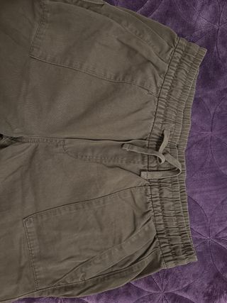 Pantalones marrones Stradivarius