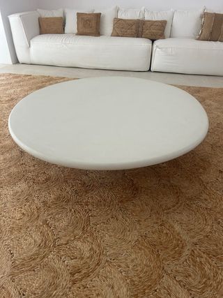 Mesa de centro USOO redonda blanca roto.