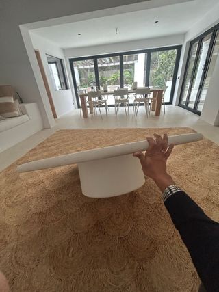 Mesa de centro USOO redonda blanca roto.