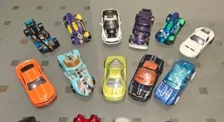 19 Hot Wheels Marvel & DC Cars Batman