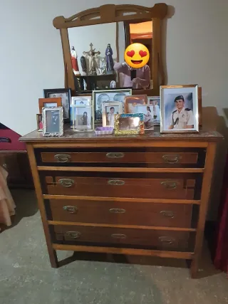 Habitación antigua madera y mármol