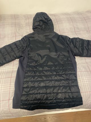 Abrigo Quechua con camiseta térmica integrada