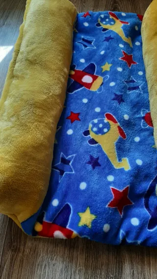 Letto per conigli con cuscini