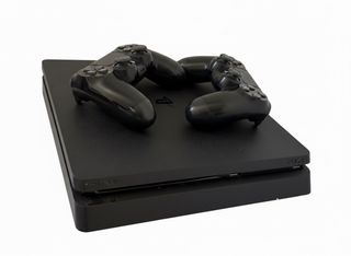 Consola PS4 Slim 1TB Negra + 2 Mandos + 3 juegos