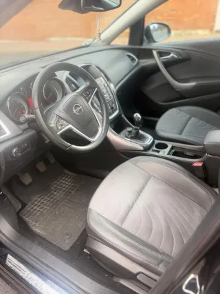 Opel Astra 2013
