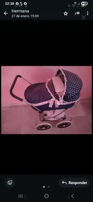 Coche capota muñeca azul con lunares