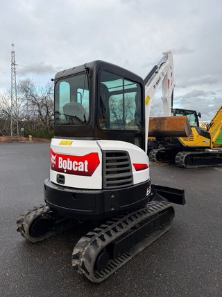 Mini excavadora Bobcat e26