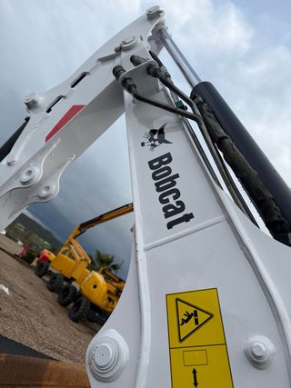 Mini excavadora Bobcat e26