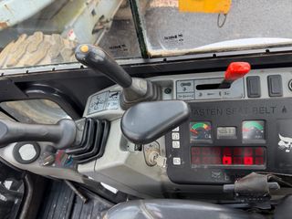 Mini excavadora Bobcat e26