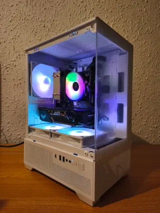 PC Gaming Blanco con RGB