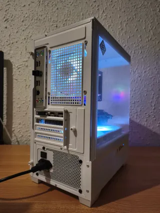 PC Gaming Blanco con RGB