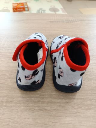 Zapatillas Disney niño número 23