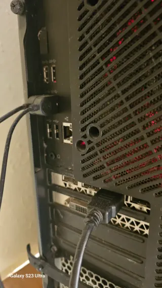 Ordenador de sobremesa lenovo + pantalla