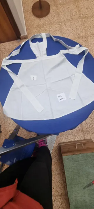 Delantal blanco antiguo 1