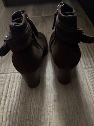 Botines ante Massimo Dutti marrones