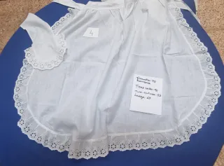 Delantal antiguo de encaje blanco