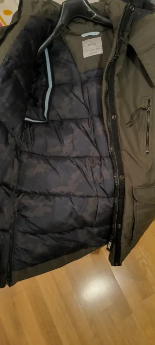 Parka Bershka verde militar Talla M