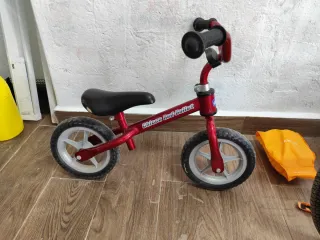 Bicicleta de equilibrio roja Chicco