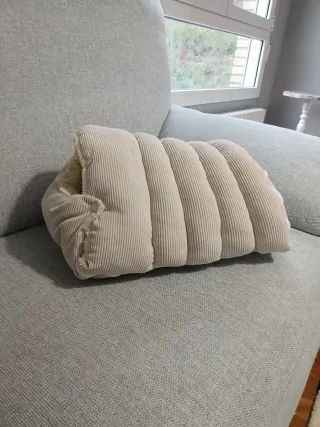 Cama Cueva para Gato Pequeño Beige.NUEVA.