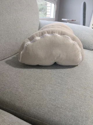 Cama Cueva para Gato Pequeño Beige.NUEVA.