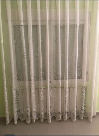 Cortina de encaje beige Incluye barra para colgar