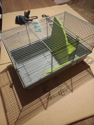 Jaula para mascotas gris y verde