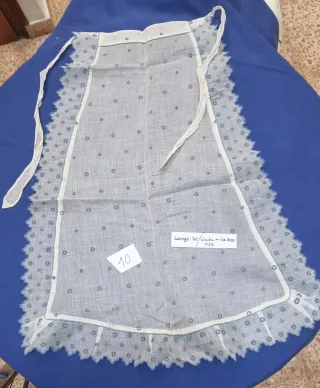 Delantal antiguo organdí bordado