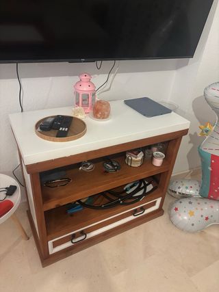 Mueble TV madera y blanco