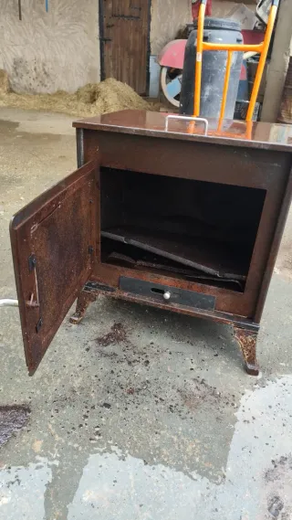 Estufa de hierro antigua