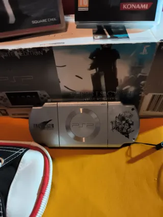 Consola Sony PSP Plata limitd edittion crisis core